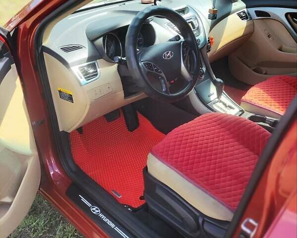 Красный Хендай Элантра, объемом двигателя 1.8 л и пробегом 190 тыс. км за 9500 $, фото 9 на Automoto.ua