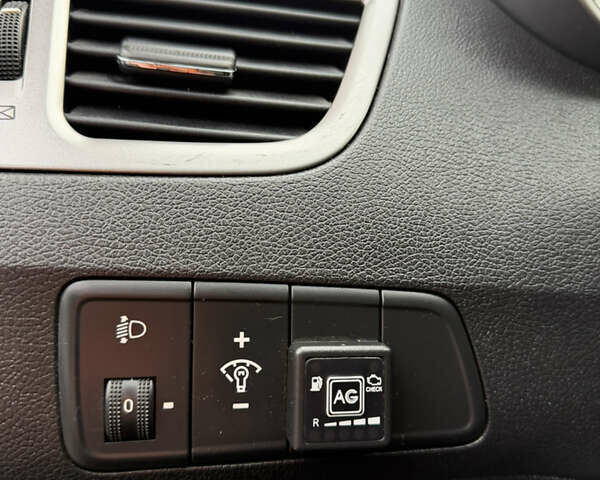 Красный Хендай Элантра, объемом двигателя 1.8 л и пробегом 200 тыс. км за 8300 $, фото 30 на Automoto.ua