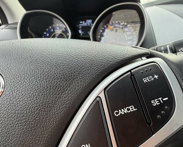 Красный Хендай Элантра, объемом двигателя 1.8 л и пробегом 200 тыс. км за 8750 $, фото 26 на Automoto.ua