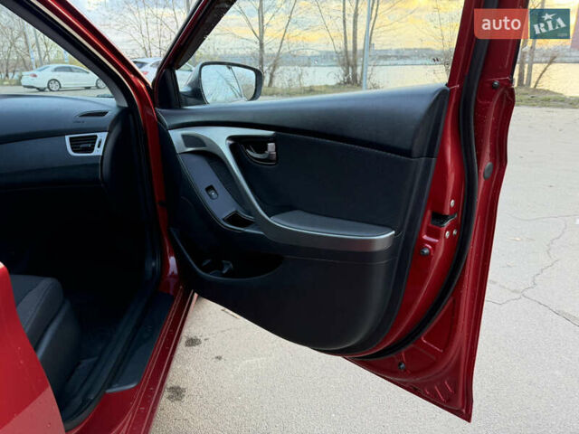 Красный Хендай Элантра, объемом двигателя 1.8 л и пробегом 200 тыс. км за 8750 $, фото 10 на Automoto.ua