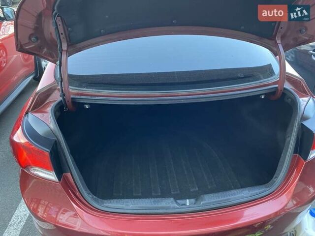 Красный Хендай Элантра, объемом двигателя 1.8 л и пробегом 277 тыс. км за 7500 $, фото 12 на Automoto.ua