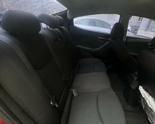 Красный Хендай Элантра, объемом двигателя 1.59 л и пробегом 185 тыс. км за 8700 $, фото 6 на Automoto.ua