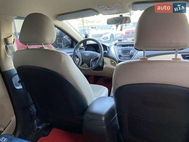 Красный Хендай Элантра, объемом двигателя 1.8 л и пробегом 277 тыс. км за 7500 $, фото 28 на Automoto.ua