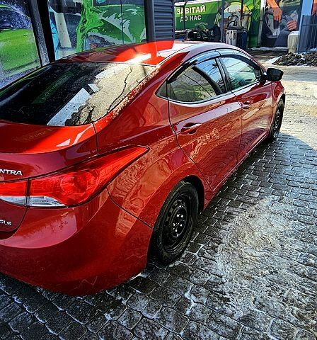 Червоний Хендай Елантра, об'ємом двигуна 1.6 л та пробігом 300 тис. км за 8500 $, фото 1 на Automoto.ua