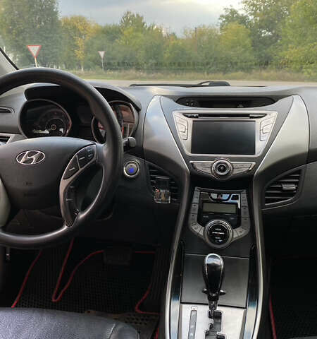 Червоний Хендай Елантра, об'ємом двигуна 1.8 л та пробігом 158 тис. км за 7950 $, фото 15 на Automoto.ua