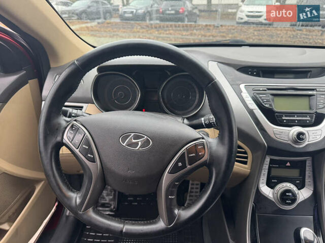 Красный Хендай Элантра, объемом двигателя 1.6 л и пробегом 170 тыс. км за 8900 $, фото 17 на Automoto.ua