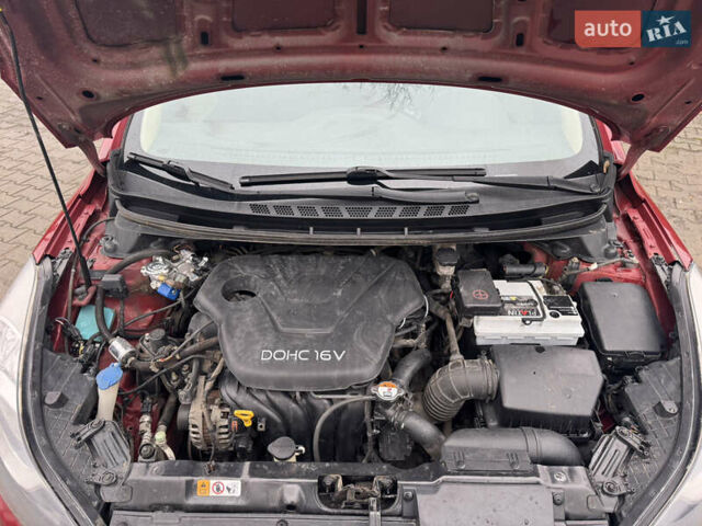 Красный Хендай Элантра, объемом двигателя 1.6 л и пробегом 170 тыс. км за 8900 $, фото 25 на Automoto.ua