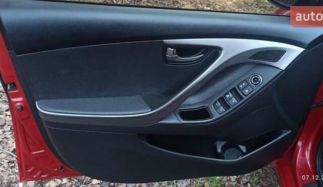 Красный Хендай Элантра, объемом двигателя 1.59 л и пробегом 46 тыс. км за 10700 $, фото 18 на Automoto.ua