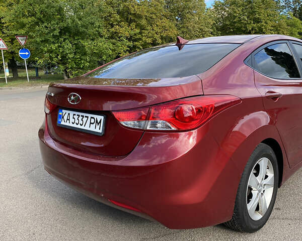 Красный Хендай Элантра, объемом двигателя 1.8 л и пробегом 336 тыс. км за 8350 $, фото 3 на Automoto.ua