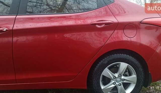 Красный Хендай Элантра, объемом двигателя 1.59 л и пробегом 46 тыс. км за 10700 $, фото 3 на Automoto.ua