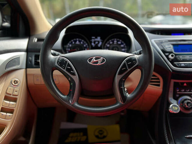Хендай Элантра 2013 в Львове на Automoto.ua Красный Хендай Элантра, объемом двигателя 1.8 л и пробегом 233 тыс. км за 8650 $, фото 13 на Automoto.ua