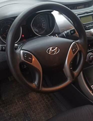 Красный Хендай Элантра, объемом двигателя 1.59 л и пробегом 46 тыс. км за 10700 $, фото 21 на Automoto.ua