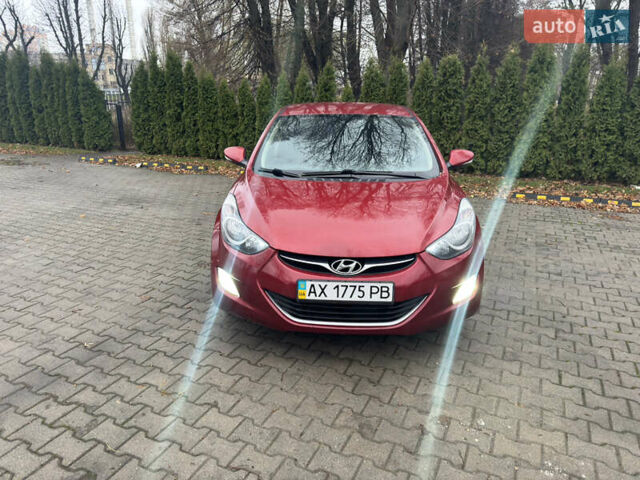 Красный Хендай Элантра, объемом двигателя 1.6 л и пробегом 167 тыс. км за 9000 $, фото 1 на Automoto.ua