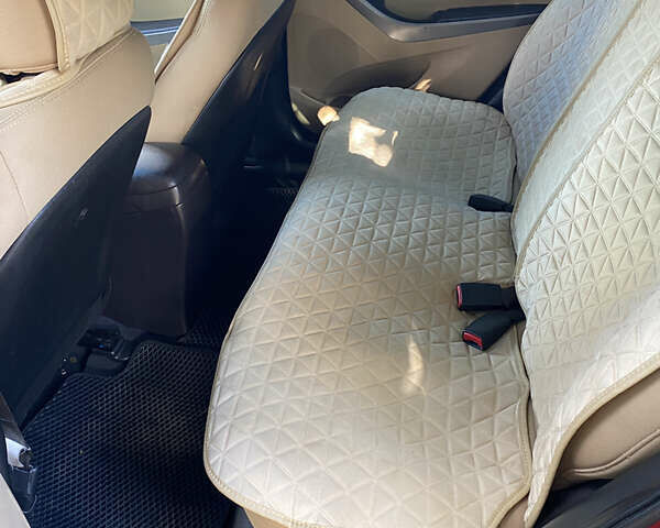 Красный Хендай Элантра, объемом двигателя 1.8 л и пробегом 336 тыс. км за 8350 $, фото 7 на Automoto.ua