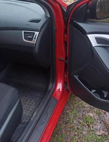 Красный Хендай Элантра, объемом двигателя 1.59 л и пробегом 46 тыс. км за 10700 $, фото 12 на Automoto.ua