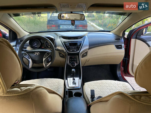 Красный Хендай Элантра, объемом двигателя 1.8 л и пробегом 336 тыс. км за 8350 $, фото 4 на Automoto.ua