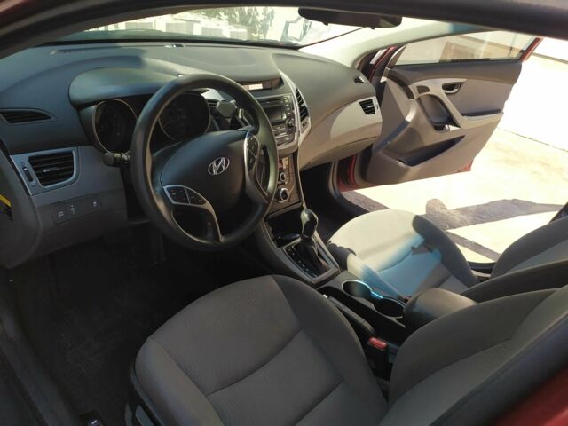 Красный Хендай Элантра, объемом двигателя 1.8 л и пробегом 130 тыс. км за 8800 $, фото 6 на Automoto.ua