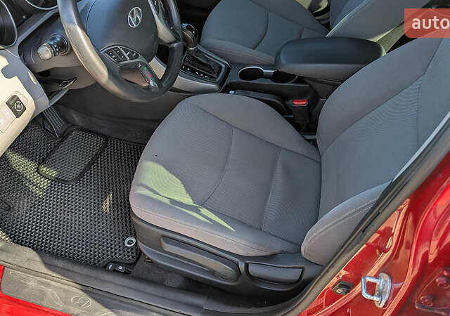 Красный Хендай Элантра, объемом двигателя 1.8 л и пробегом 214 тыс. км за 8400 $, фото 15 на Automoto.ua