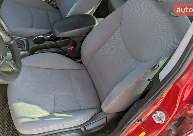 Красный Хендай Элантра, объемом двигателя 1.8 л и пробегом 214 тыс. км за 8400 $, фото 11 на Automoto.ua