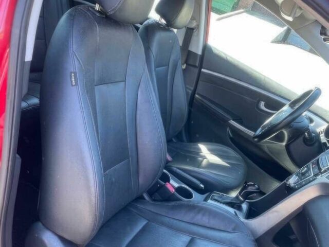 Красный Хендай Элантра, объемом двигателя 2 л и пробегом 88 тыс. км за 13550 $, фото 8 на Automoto.ua