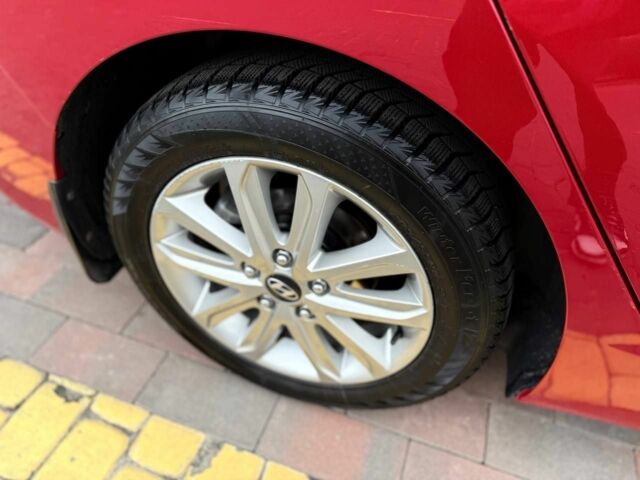 Красный Хендай Элантра, объемом двигателя 1.6 л и пробегом 190 тыс. км за 9700 $, фото 15 на Automoto.ua