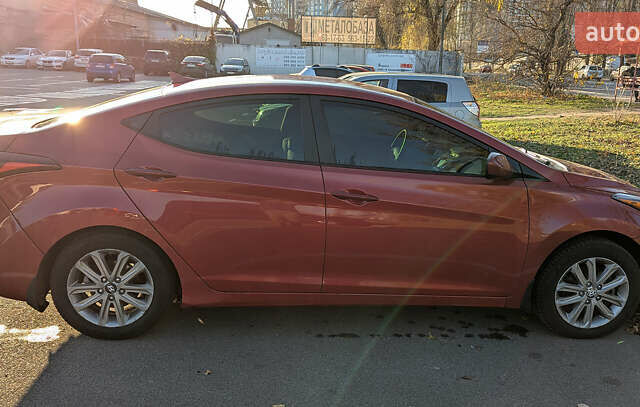 Красный Хендай Элантра, объемом двигателя 1.8 л и пробегом 214 тыс. км за 8400 $, фото 3 на Automoto.ua