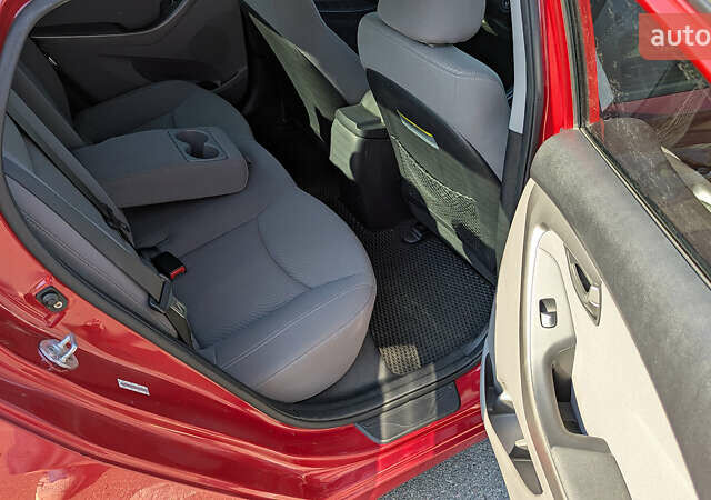 Красный Хендай Элантра, объемом двигателя 1.8 л и пробегом 214 тыс. км за 8400 $, фото 18 на Automoto.ua