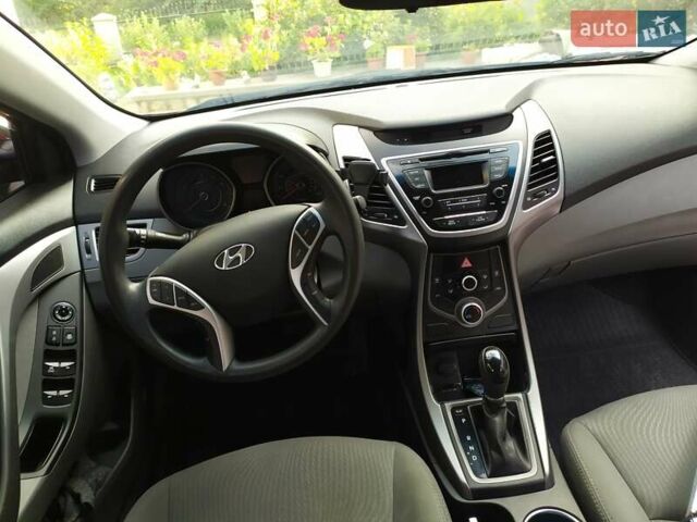 Красный Хендай Элантра, объемом двигателя 1.8 л и пробегом 130 тыс. км за 8800 $, фото 8 на Automoto.ua