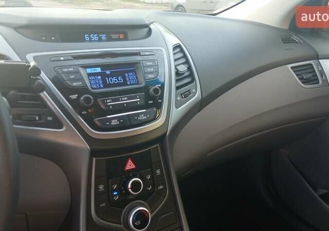 Червоний Хендай Елантра, об'ємом двигуна 1.8 л та пробігом 205 тис. км за 7500 $, фото 11 на Automoto.ua