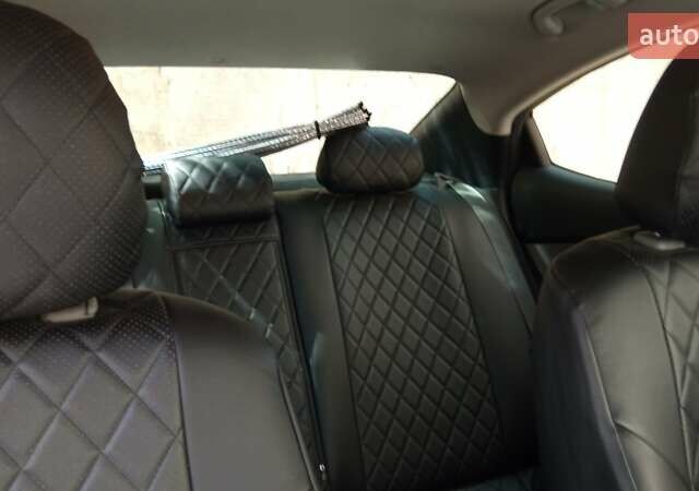 Червоний Хендай Елантра, об'ємом двигуна 1.8 л та пробігом 205 тис. км за 7500 $, фото 26 на Automoto.ua