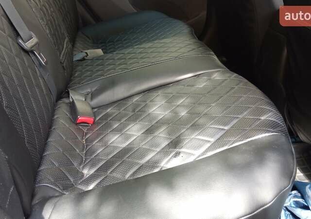 Червоний Хендай Елантра, об'ємом двигуна 1.8 л та пробігом 205 тис. км за 7500 $, фото 28 на Automoto.ua