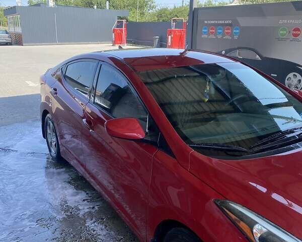 Красный Хендай Элантра, объемом двигателя 1.8 л и пробегом 300 тыс. км за 9500 $, фото 3 на Automoto.ua