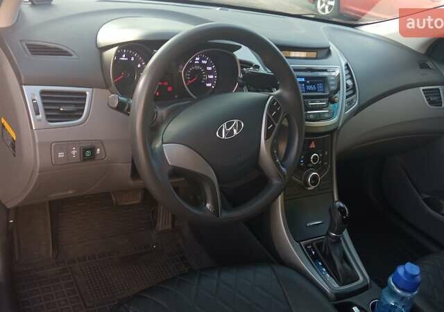 Червоний Хендай Елантра, об'ємом двигуна 1.8 л та пробігом 205 тис. км за 7500 $, фото 9 на Automoto.ua