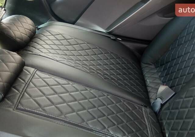 Червоний Хендай Елантра, об'ємом двигуна 1.8 л та пробігом 205 тис. км за 7500 $, фото 27 на Automoto.ua