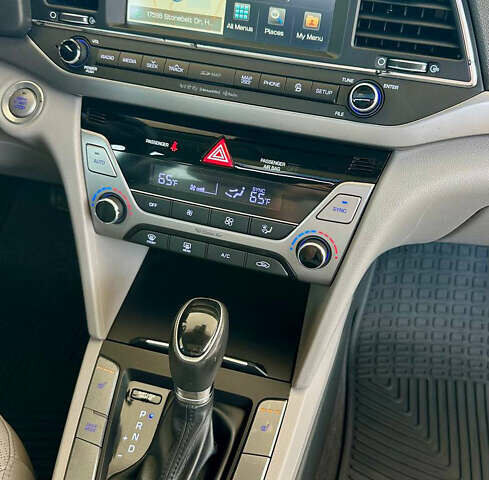 Хендай Элантра 2016 в Днепре (Днепропетровске) на Automoto.ua Красный Хендай Элантра, объемом двигателя 2 л и пробегом 184 тыс. км за 11599 $, фото 23 на Automoto.ua