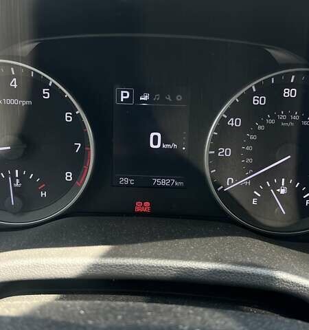 Червоний Хендай Елантра, об'ємом двигуна 2 л та пробігом 75 тис. км за 14499 $, фото 1 на Automoto.ua