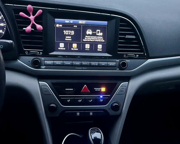 Красный Хендай Элантра, объемом двигателя 2 л и пробегом 182 тыс. км за 11500 $, фото 25 на Automoto.ua