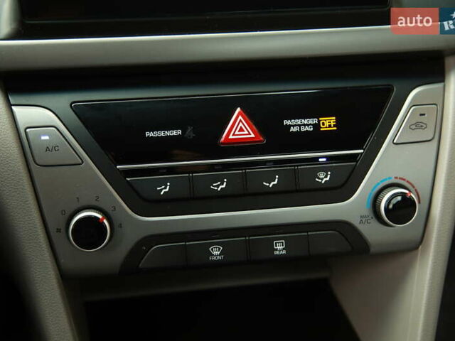 Хендай Элантра 2016 в Харькове на Automoto.ua Красный Хендай Элантра, объемом двигателя 2 л и пробегом 66 тыс. км за 11000 $, фото 16 на Automoto.ua