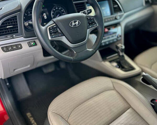 Хендай Элантра 2016 в Днепре (Днепропетровске) на Automoto.ua Красный Хендай Элантра, объемом двигателя 2 л и пробегом 184 тыс. км за 11599 $, фото 8 на Automoto.ua