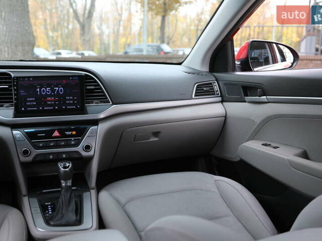 Хендай Элантра 2016 в Харькове на Automoto.ua Красный Хендай Элантра, объемом двигателя 2 л и пробегом 66 тыс. км за 11000 $, фото 12 на Automoto.ua