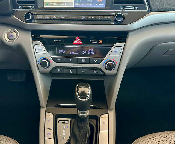 Хендай Элантра 2016 в Днепре (Днепропетровске) на Automoto.ua Красный Хендай Элантра, объемом двигателя 2 л и пробегом 184 тыс. км за 11599 $, фото 16 на Automoto.ua