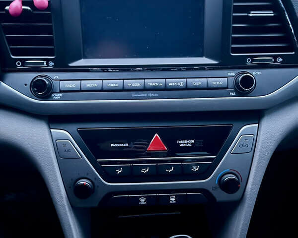 Красный Хендай Элантра, объемом двигателя 2 л и пробегом 182 тыс. км за 11500 $, фото 23 на Automoto.ua