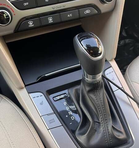 Червоний Хендай Елантра, об'ємом двигуна 2 л та пробігом 75 тис. км за 14499 $, фото 12 на Automoto.ua