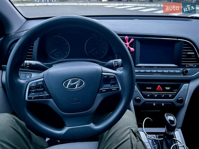 Красный Хендай Элантра, объемом двигателя 2 л и пробегом 182 тыс. км за 11500 $, фото 22 на Automoto.ua