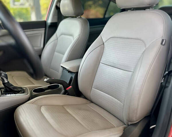 Хендай Элантра 2016 в Днепре (Днепропетровске) на Automoto.ua Красный Хендай Элантра, объемом двигателя 2 л и пробегом 184 тыс. км за 11599 $, фото 10 на Automoto.ua