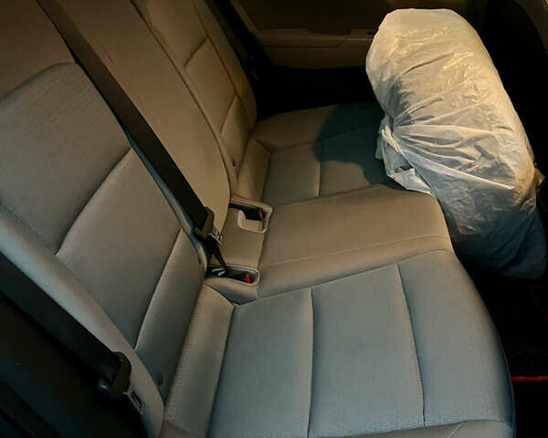 Красный Хендай Элантра, объемом двигателя 2 л и пробегом 182 тыс. км за 11500 $, фото 21 на Automoto.ua