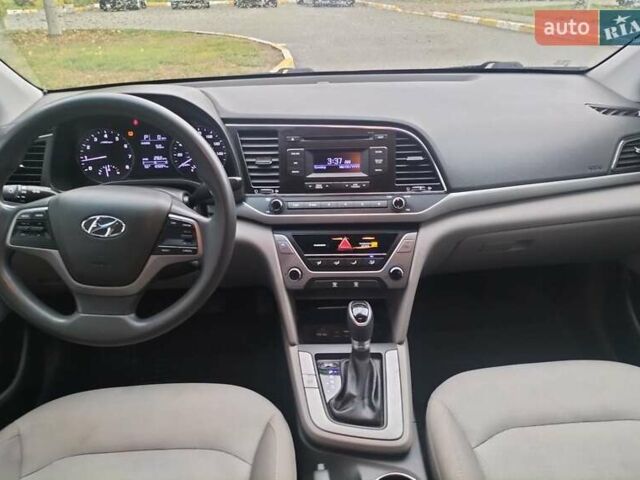 Красный Хендай Элантра, объемом двигателя 2 л и пробегом 196 тыс. км за 9200 $, фото 13 на Automoto.ua