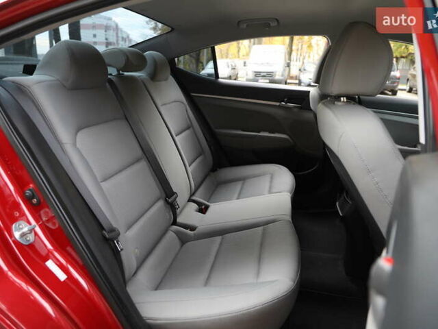 Хендай Элантра 2016 в Харькове на Automoto.ua Красный Хендай Элантра, объемом двигателя 2 л и пробегом 66 тыс. км за 11000 $, фото 8 на Automoto.ua