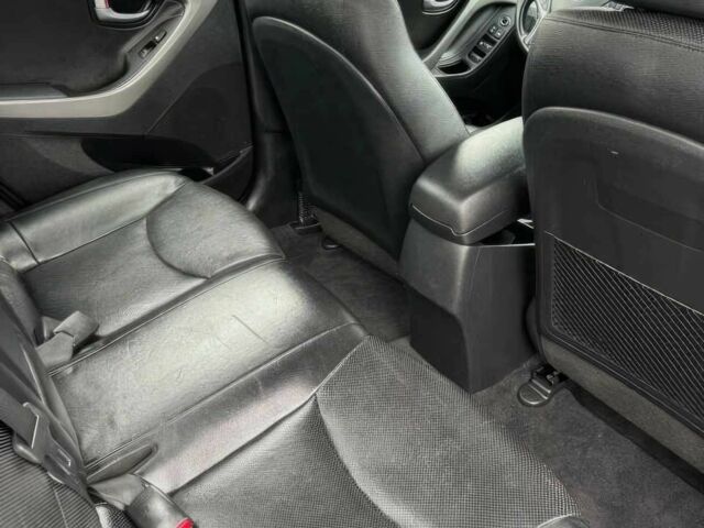 Красный Хендай Элантра, объемом двигателя 1.8 л и пробегом 80 тыс. км за 7200 $, фото 10 на Automoto.ua