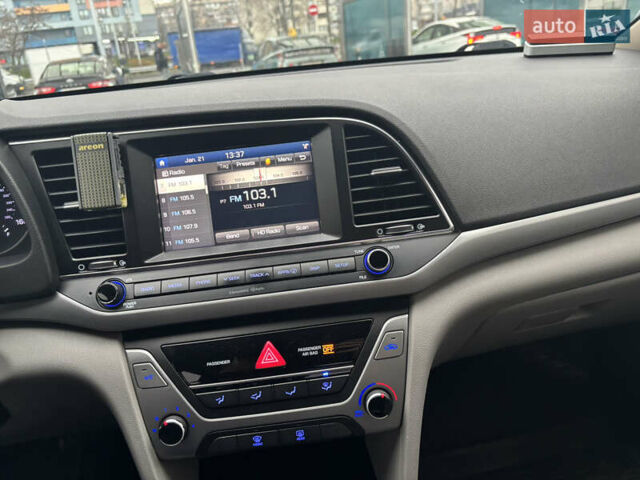 Красный Хендай Элантра, объемом двигателя 1.98 л и пробегом 109 тыс. км за 9800 $, фото 9 на Automoto.ua